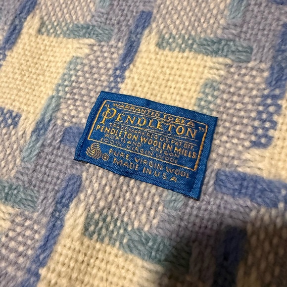 Pendleton Blue and Cream Wool Blanket - Picture 2 of 4